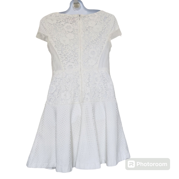 Betsey Johnson White Floral and Eyelet Lace Short Sleeve Fit and Flare Dress 8 - Picture 8 of 13